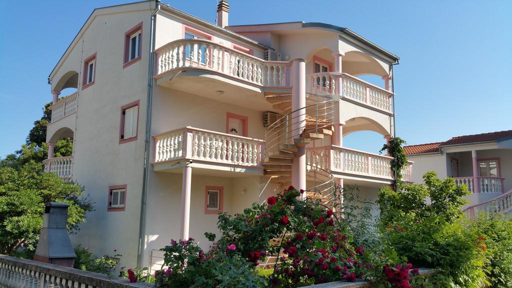 Gardenia Apartments Pakoštane Exteriér fotografie